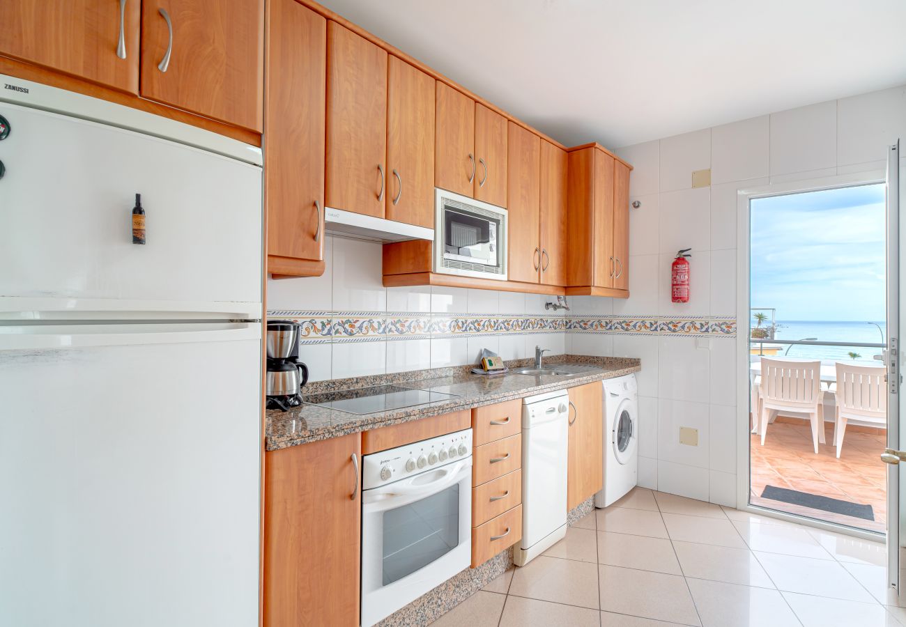 Apartamento en Nerja - Apartamento 2 dormitorios en la Playa Burriana Nerja con WiFi y Aire Acondicionado - Ref 340