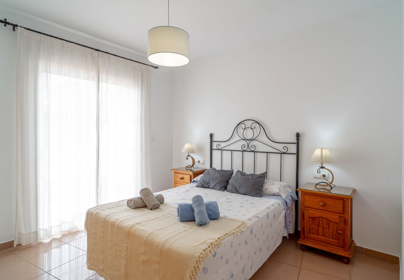 Apartamento en Nerja - Apartamento 2 dormitorios en la Playa Burriana Nerja con WiFi y Aire Acondicionado - Ref 340