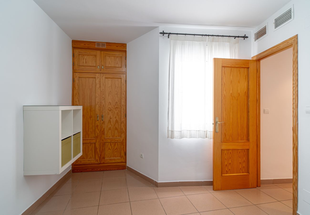 Apartamento en Nerja - Apartamento 2 dormitorios en la Playa Burriana Nerja con WiFi y Aire Acondicionado - Ref 340