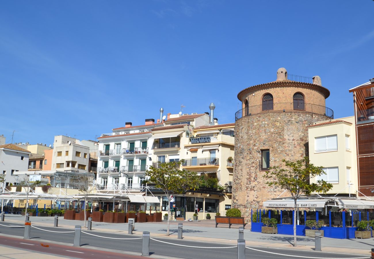 Apartamento en Cambrils - Pins i Mar:Terraza-Frente playa Cambrils-Wifi,A/C,satélite,ropa incluidos