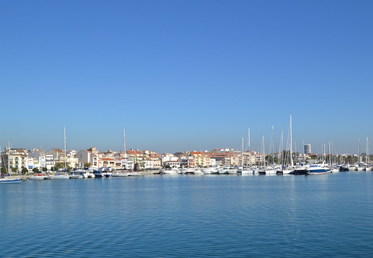 Apartamento en Cambrils - Pins i Mar:Terraza-Frente playa Cambrils-Wifi,A/C,satélite,ropa incluidos