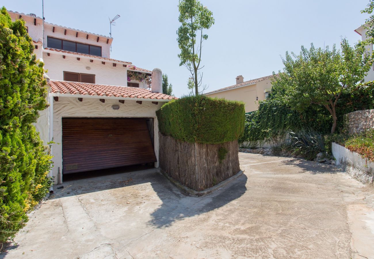 Casa adosada en Cunit - R35 Casa adosada para 8 personas 2 km de la playa