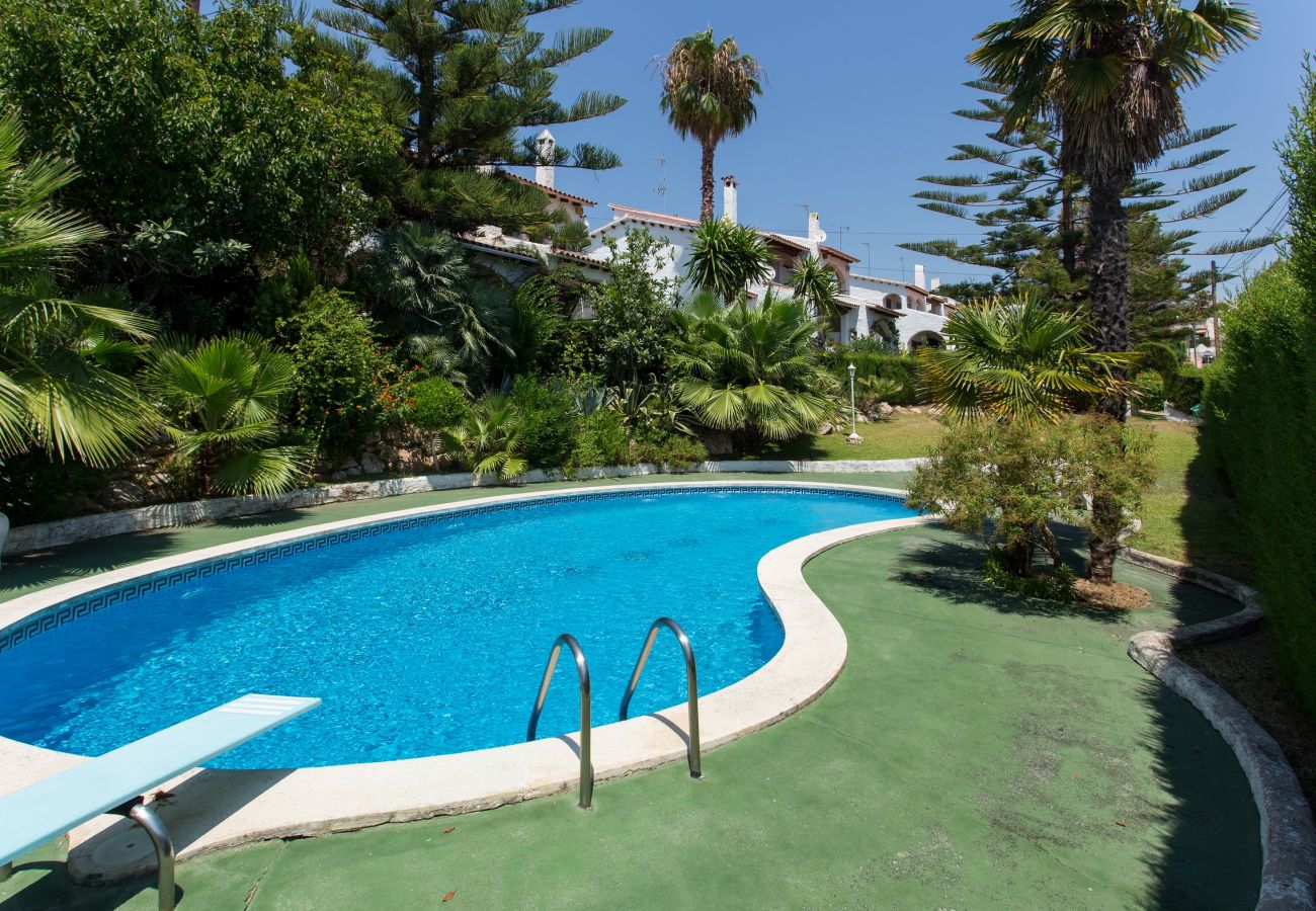 Casa adosada en Cunit - R35 Casa adosada para 8 personas 2 km de la playa