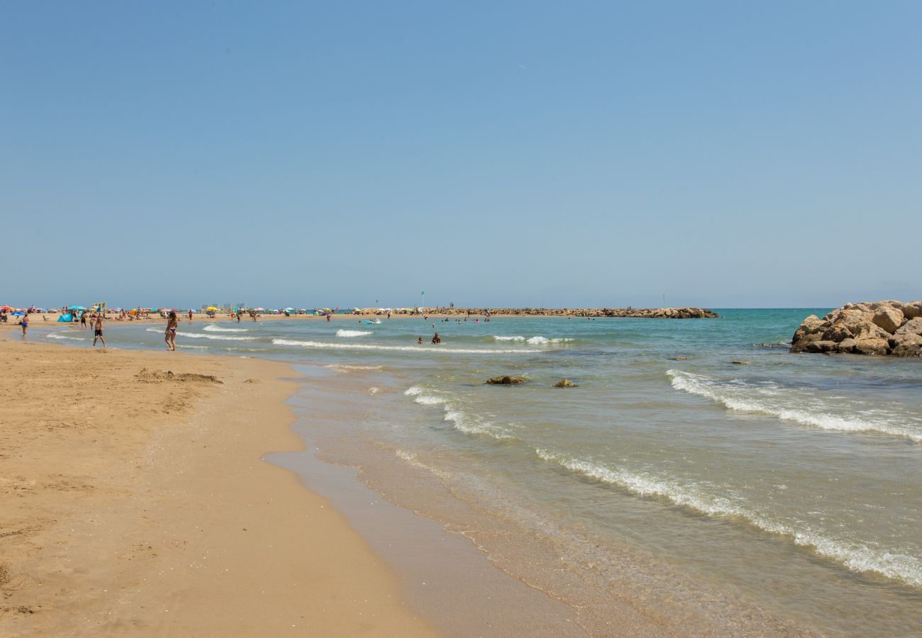 Casa adosada en Cunit - R35 Casa adosada para 8 personas 2 km de la playa