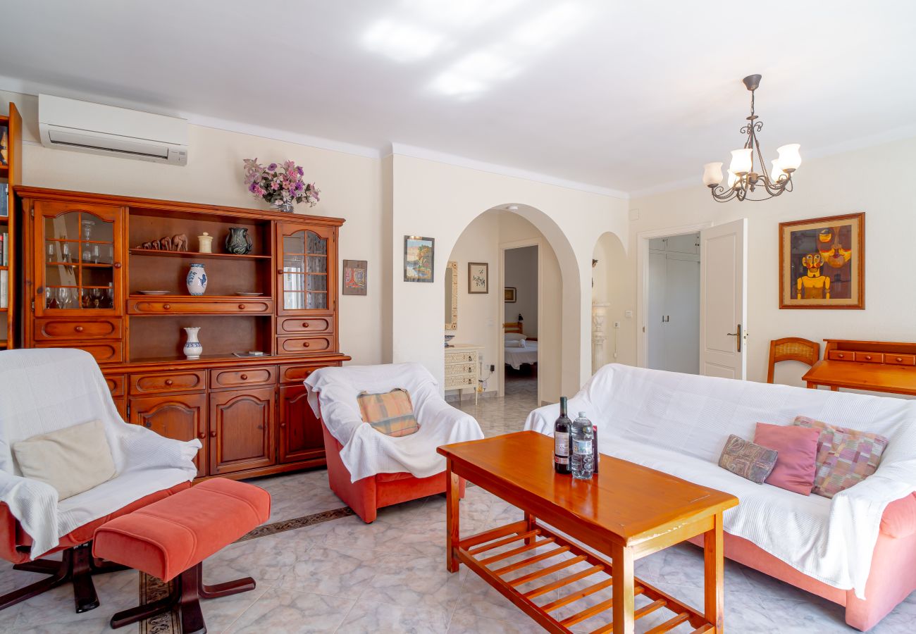 Villa in Nerja - Spacious Villa with private pool and Air Conditioning In Nerja Ref 403