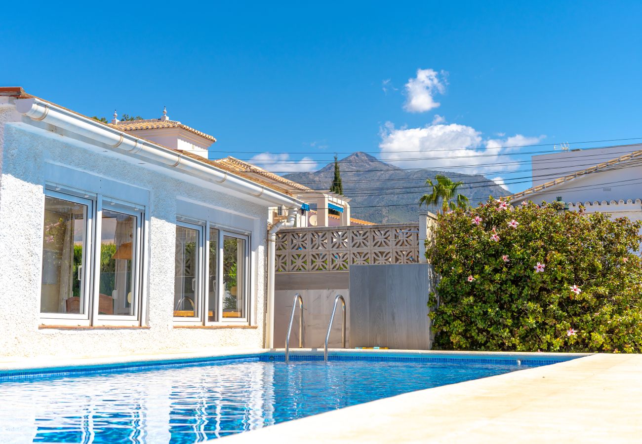 Villa in Nerja - Spacious Villa with private pool and Air Conditioning In Nerja Ref 403