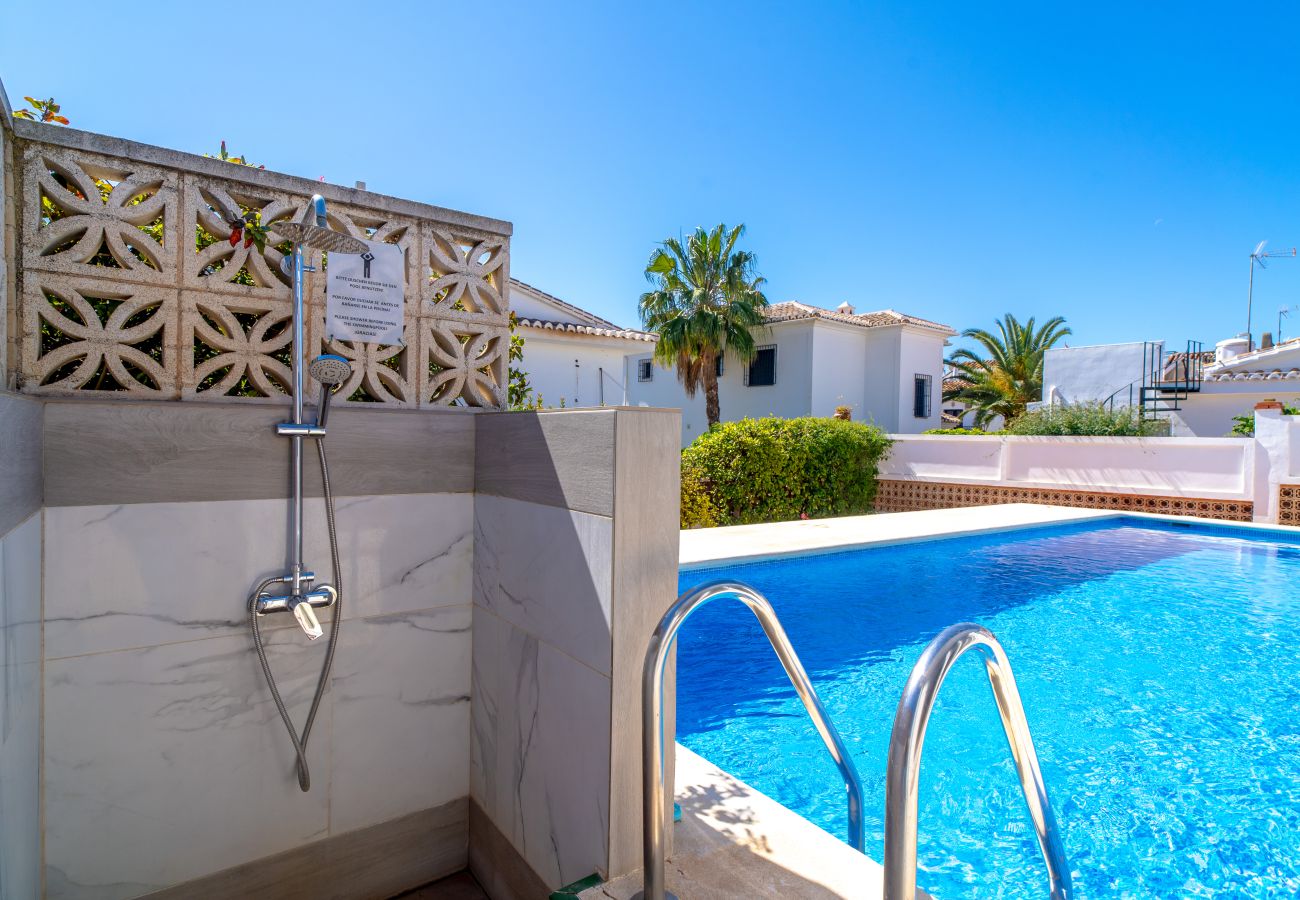 Villa in Nerja - Spacious Villa with private pool and Air Conditioning In Nerja Ref 403