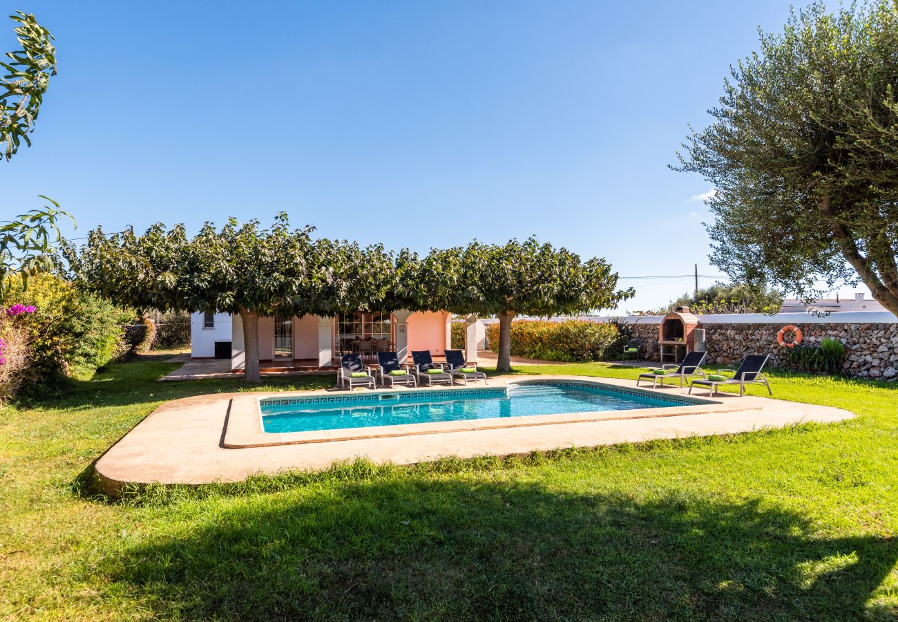 Villa in Ciutadella de Menorca - Villa in the countryside, surrounded by flowers, swimming pool, bbq ....