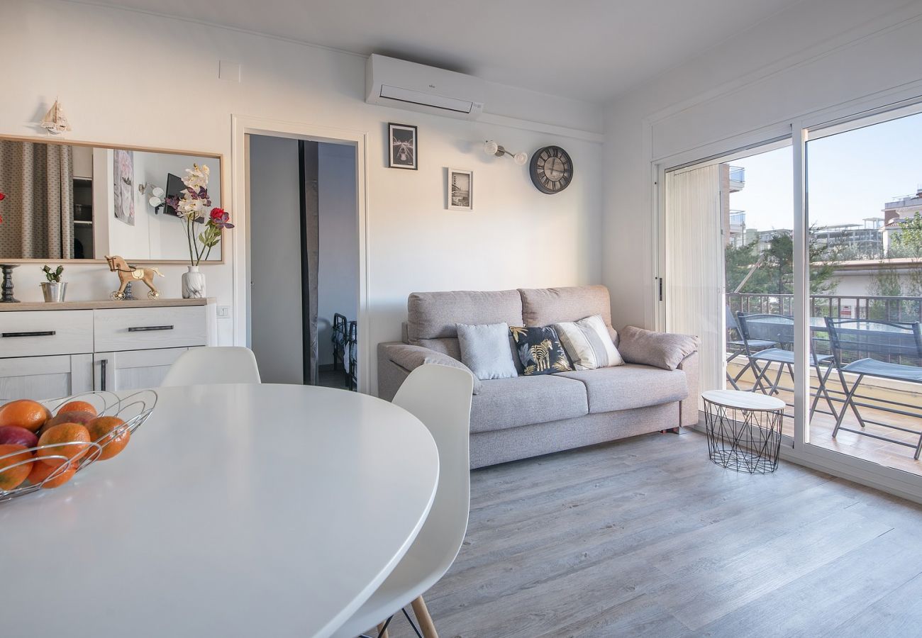 Apartment in Segur de Calafell - R96 Modern apartment with air conditioner 50m from the beach