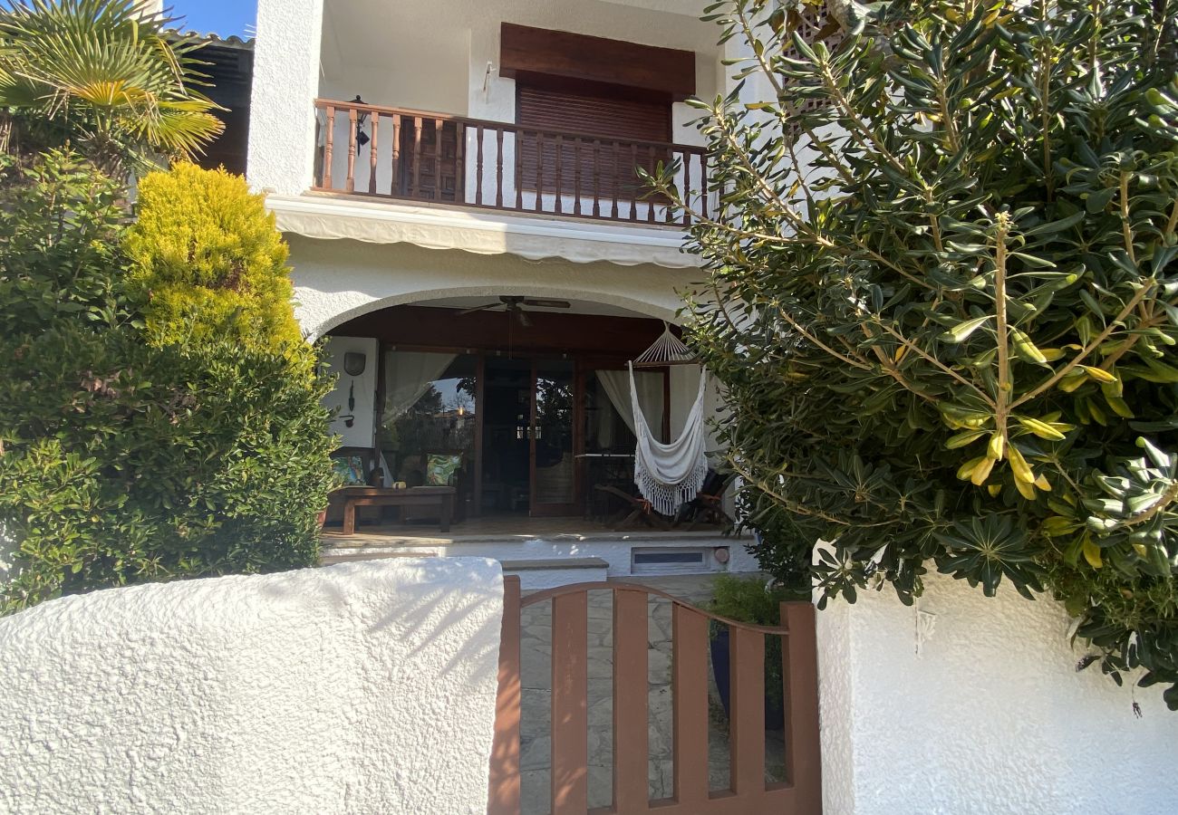 Townhouse in Calafell - R97 Semi-detached house close to Calafell Beach