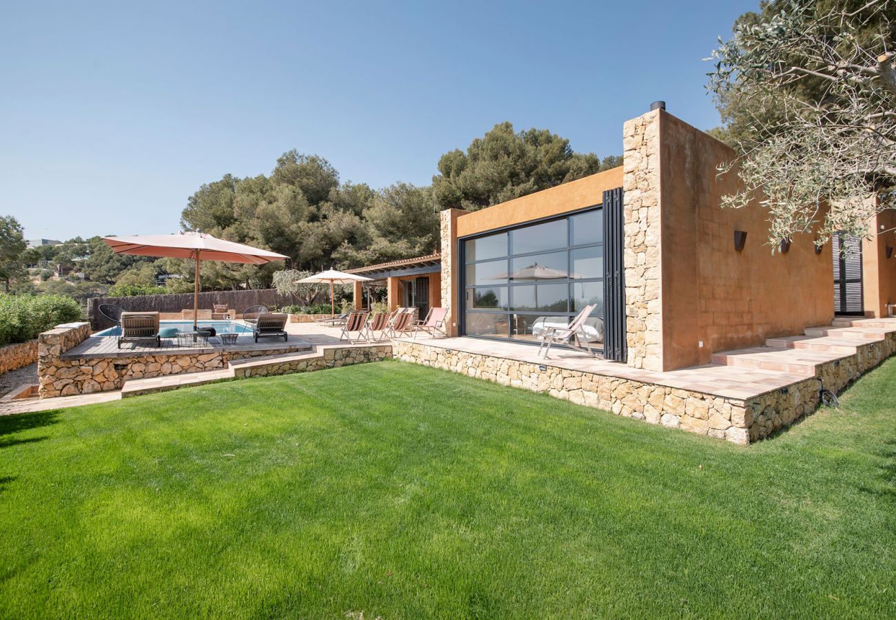 Villa in Tarragona - TH112 Luxurious Seafront Villa on the Costa Dorada – Perfect for Families