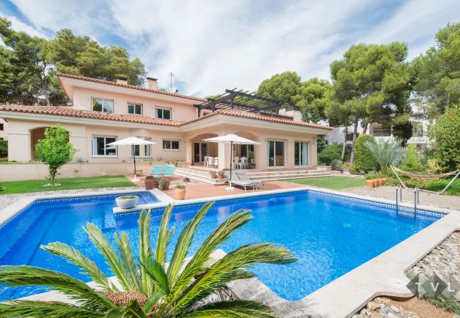 Villa/Dettached house in Salou - TH21 Beautiful villa rental in Salou 250m from the beach