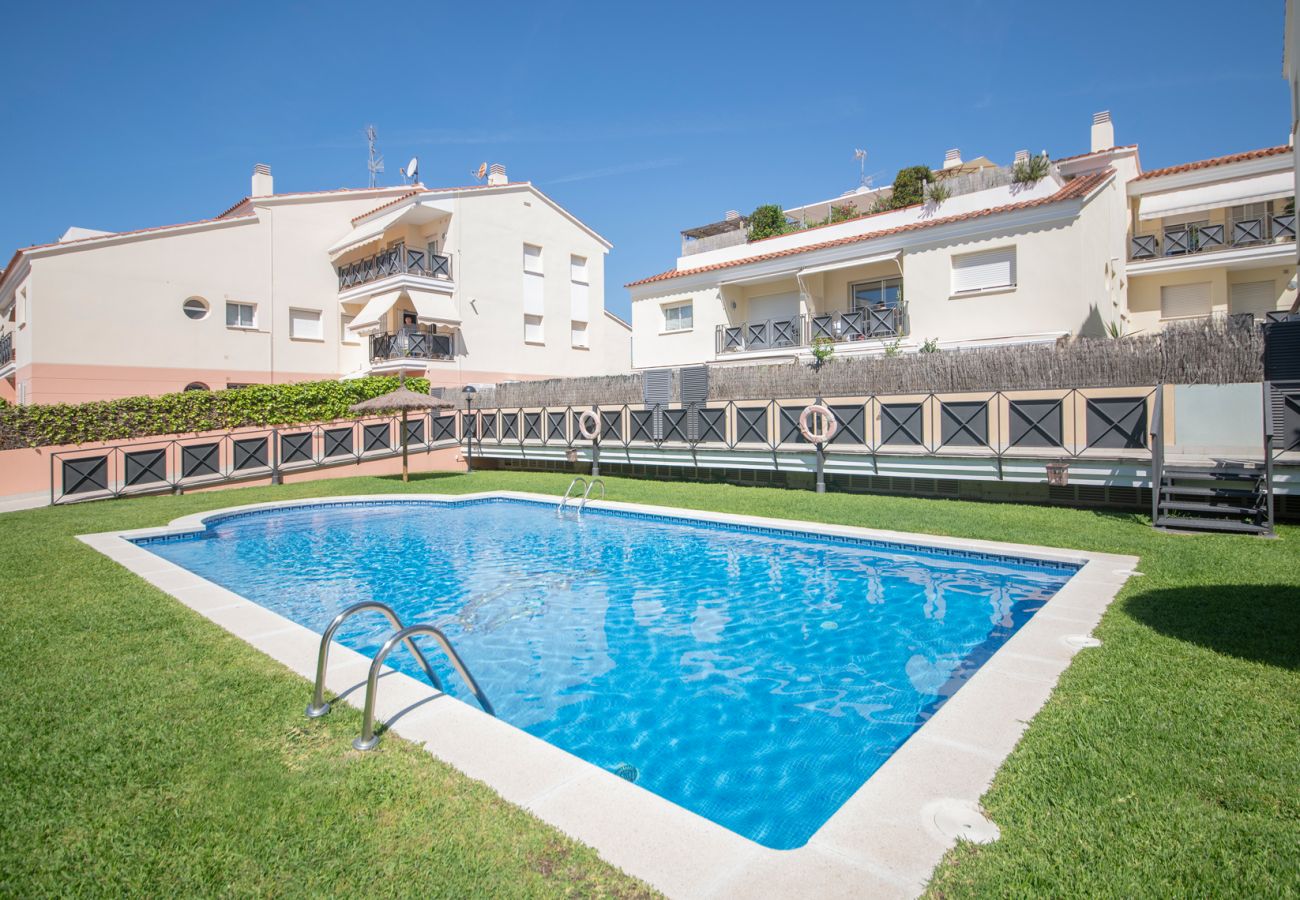 Apartment in Calafell - R129 Apartment with pool close to the beach