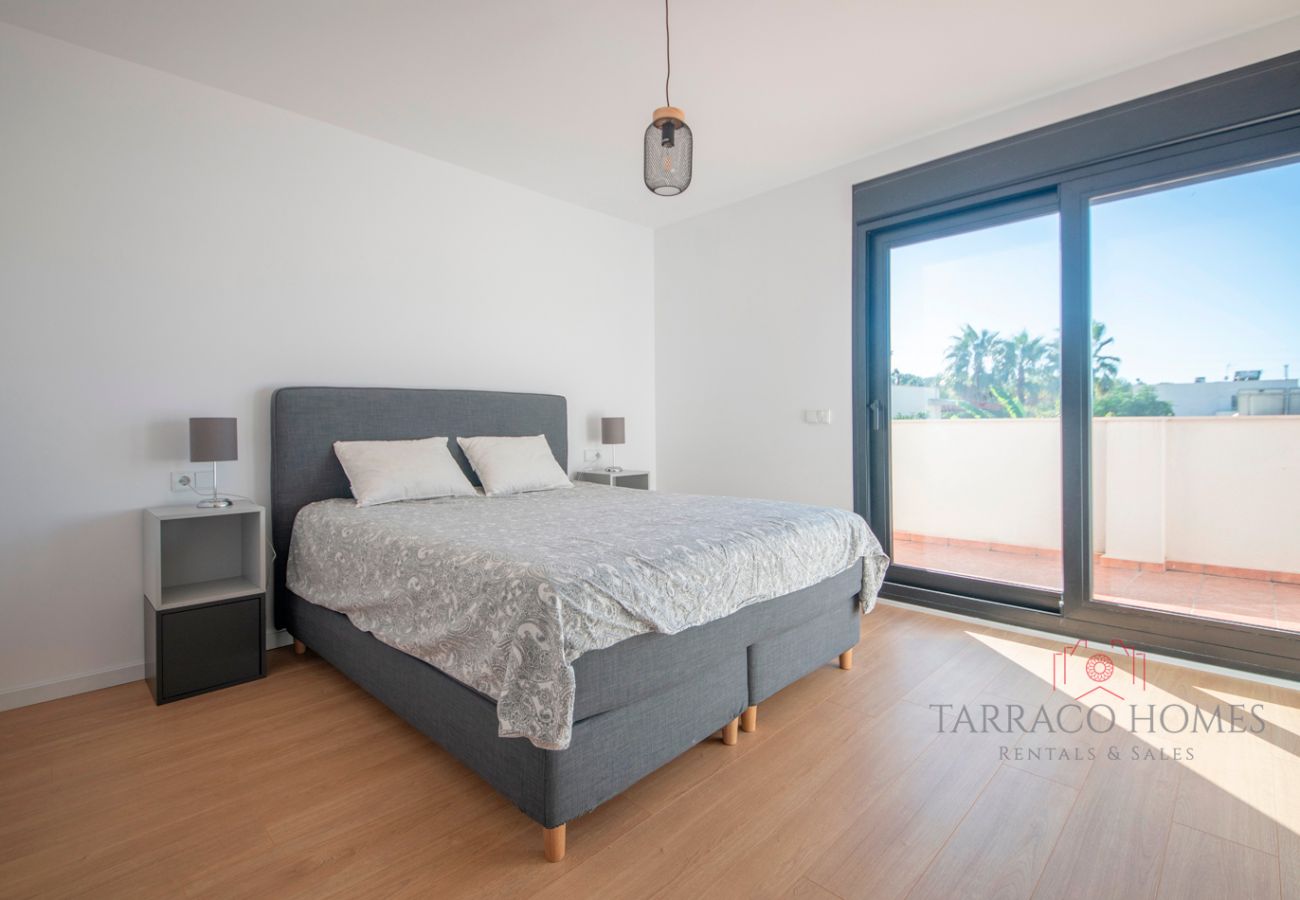 Villa in El Catllar - TH130 Modern house close to Golf Costa Dorada