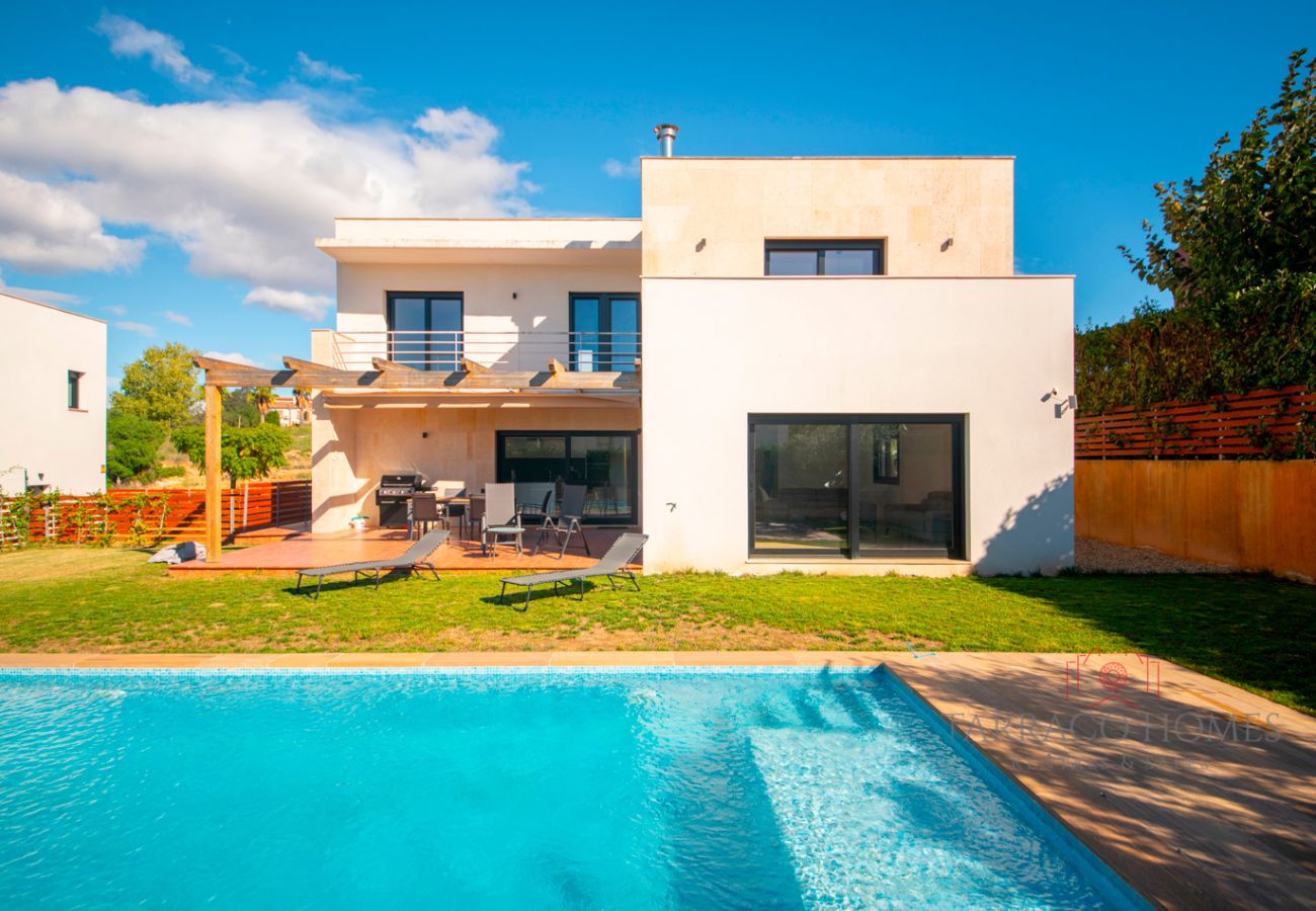 Villa in El Catllar - TH130 Modern house close to Golf Costa Dorada