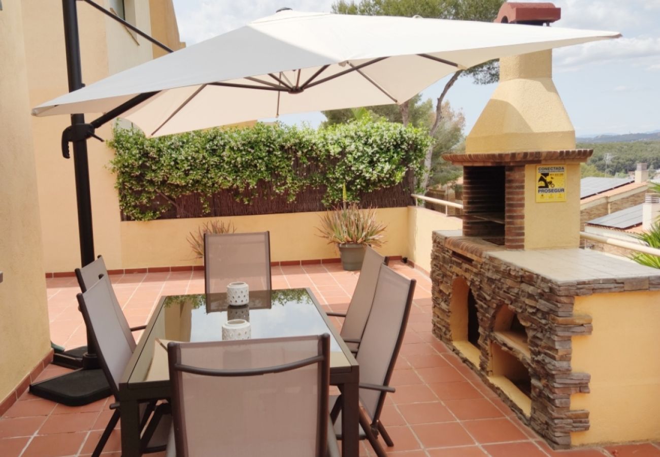 Townhouse in Tarragona - TH40 Large House with Private Garden and Terrace with Barbecue in Tamarit