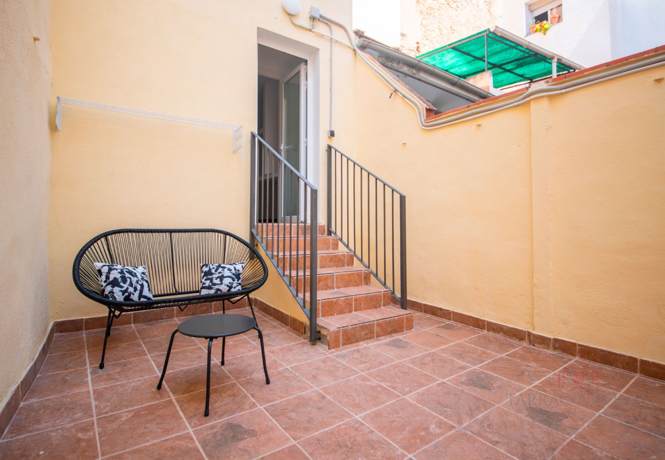 Apartment in Tarragona - TH08 Central Apartment with Private Patio in Tarragona