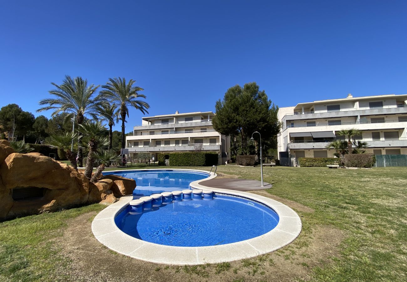 Apartment in Salou - TH26 Apartment in Salou with Pool, Padel, and Tennis Court