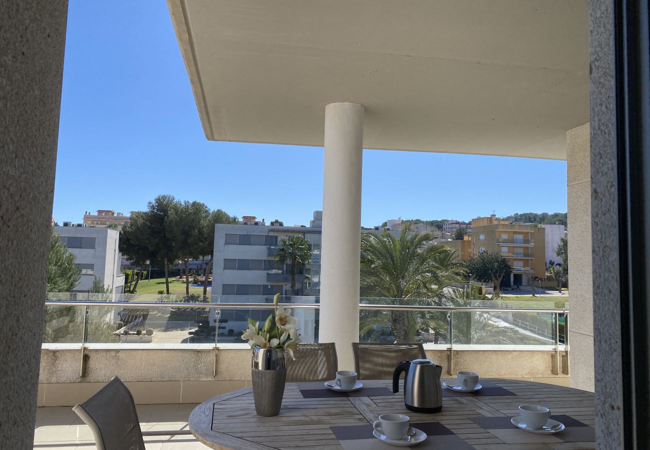 Apartment in Salou - TH26 Apartment in Salou with Pool, Padel, and Tennis Court