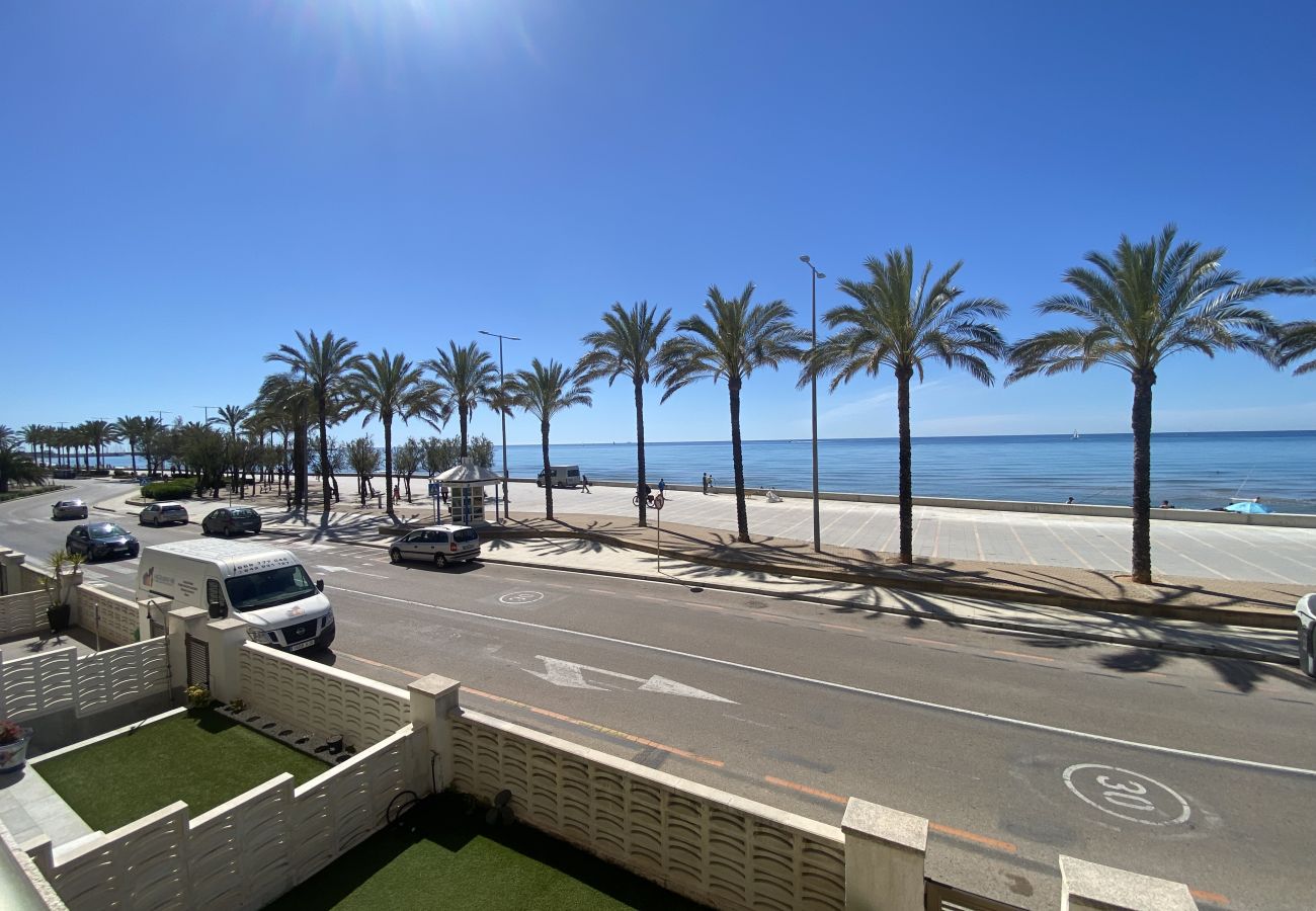 Apartment in Calafell - R151  Beachfront apartment in Calafell 