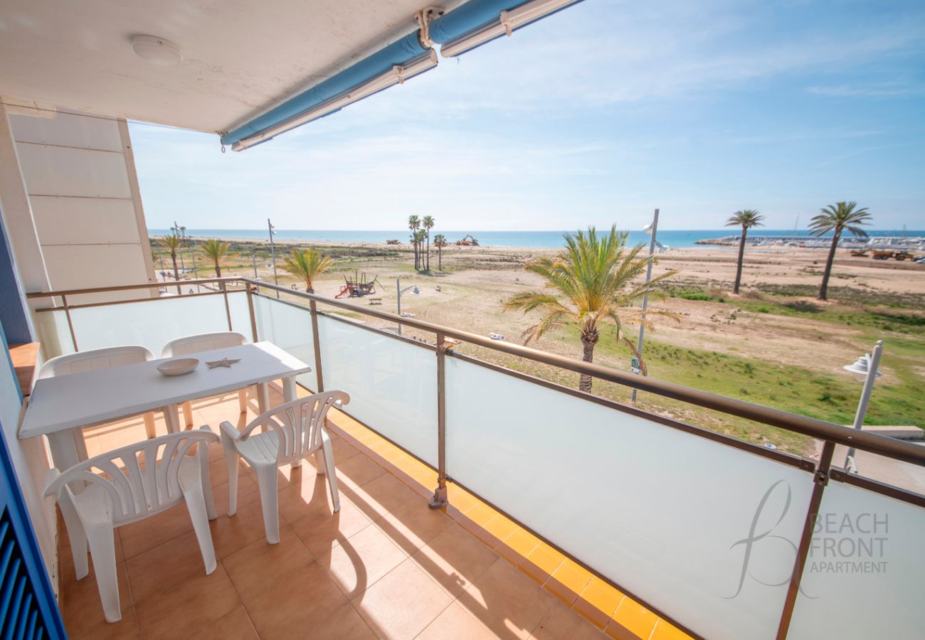 Apartment in Coma-Ruga - R154 Beachfront Vacation Rental- Costa Dorada 