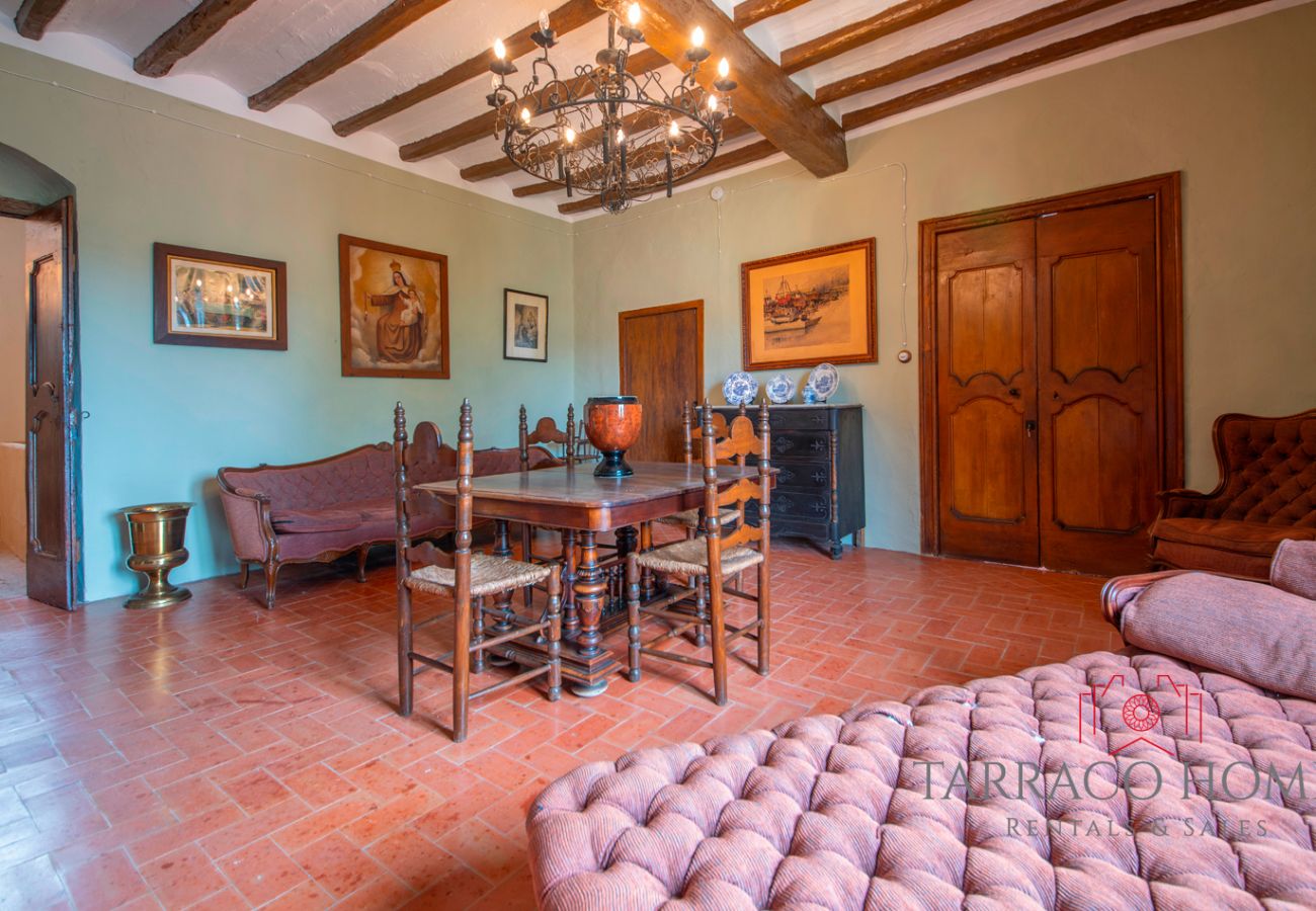 Villa in Valls - TH101 Mas Bell Deluxe Masia with Pool and Large Garden