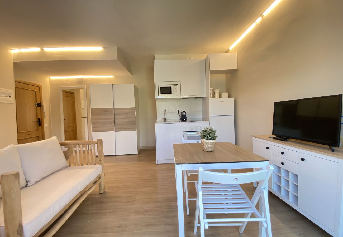 Appartement à El Vendrell - R126 Appartement à 30 mètres de la plage avec terrasse et piscine