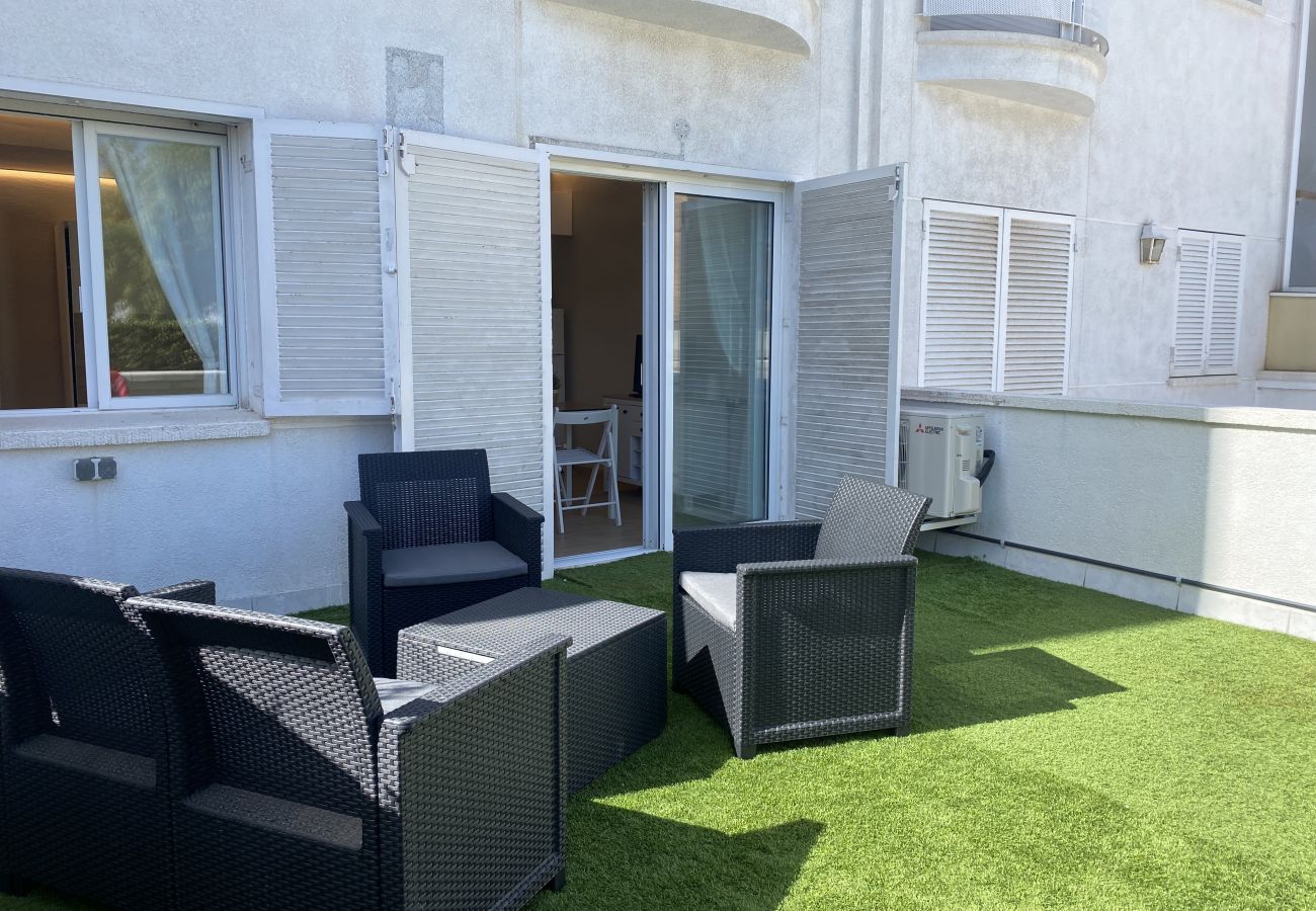 Appartement à El Vendrell - R126 Appartement à 30 mètres de la plage avec terrasse et piscine