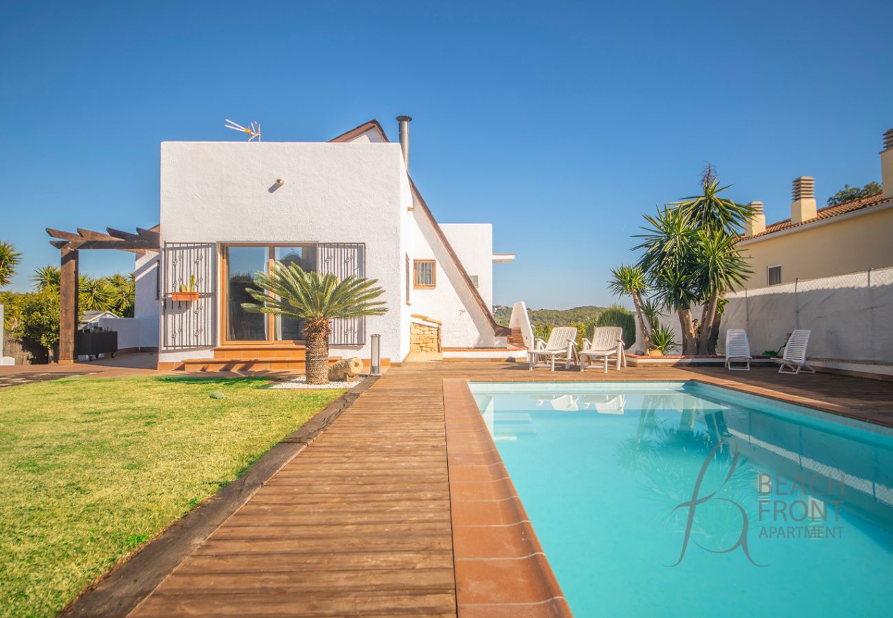 Villa à Calafell - R138 Casa Jessy con gran patio, piscina y AC