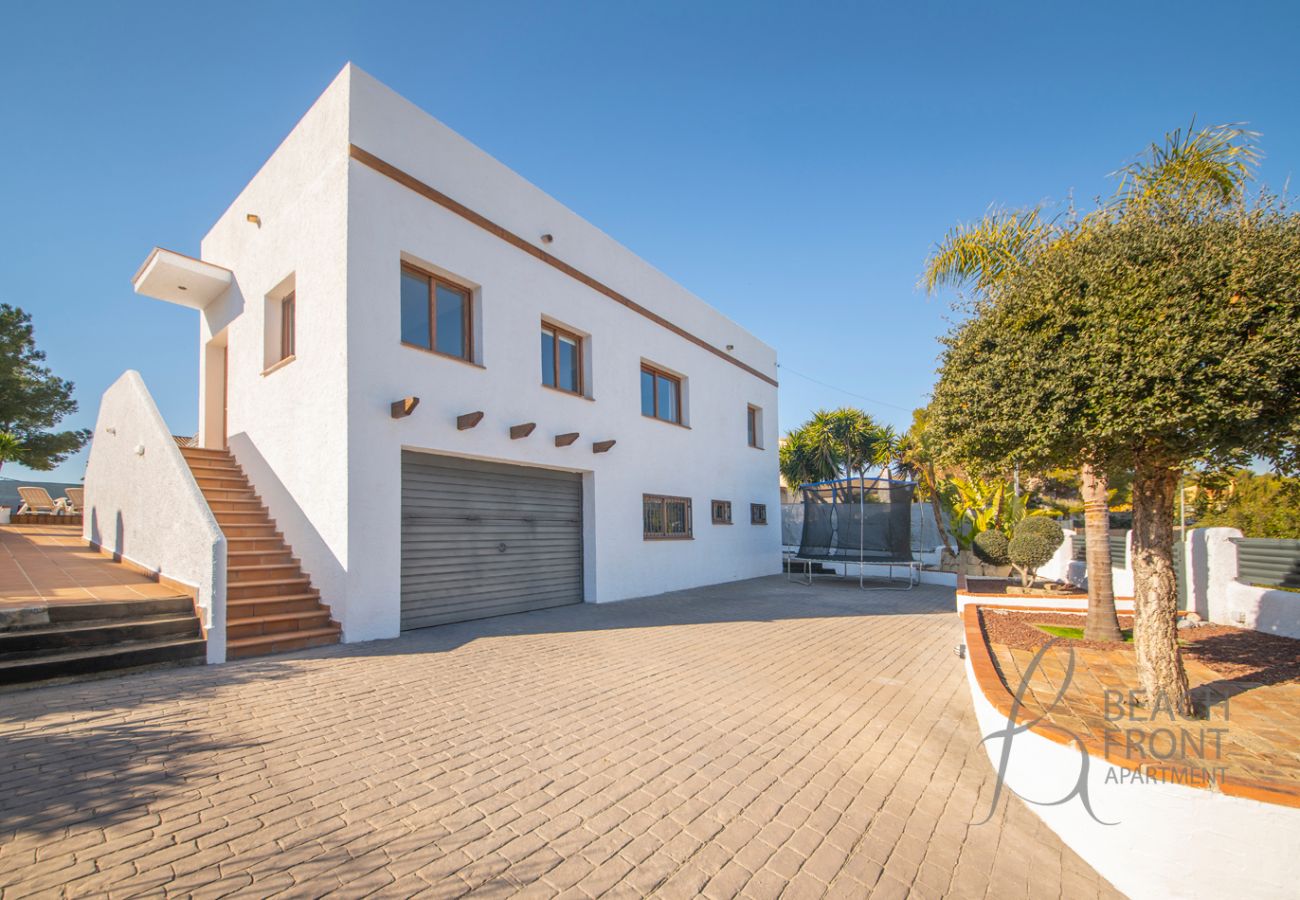 Villa à Calafell - R138 Casa Jessy con gran patio, piscina y AC