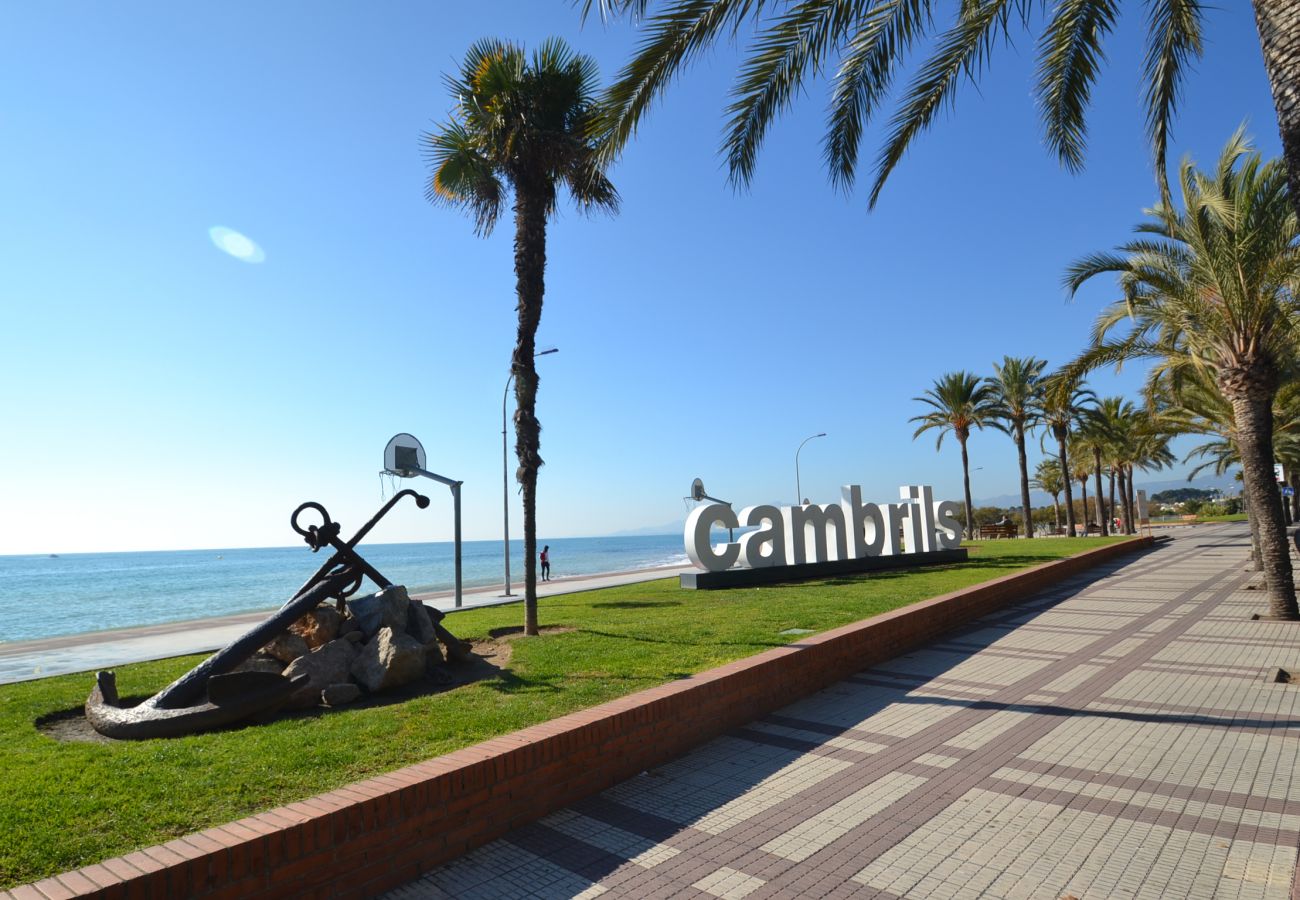 Апартаменты на Камбрильс - Pins i Mar:Terraza-Frente playa Cambrils-Wifi,A/C,satélite,ropa incluidos