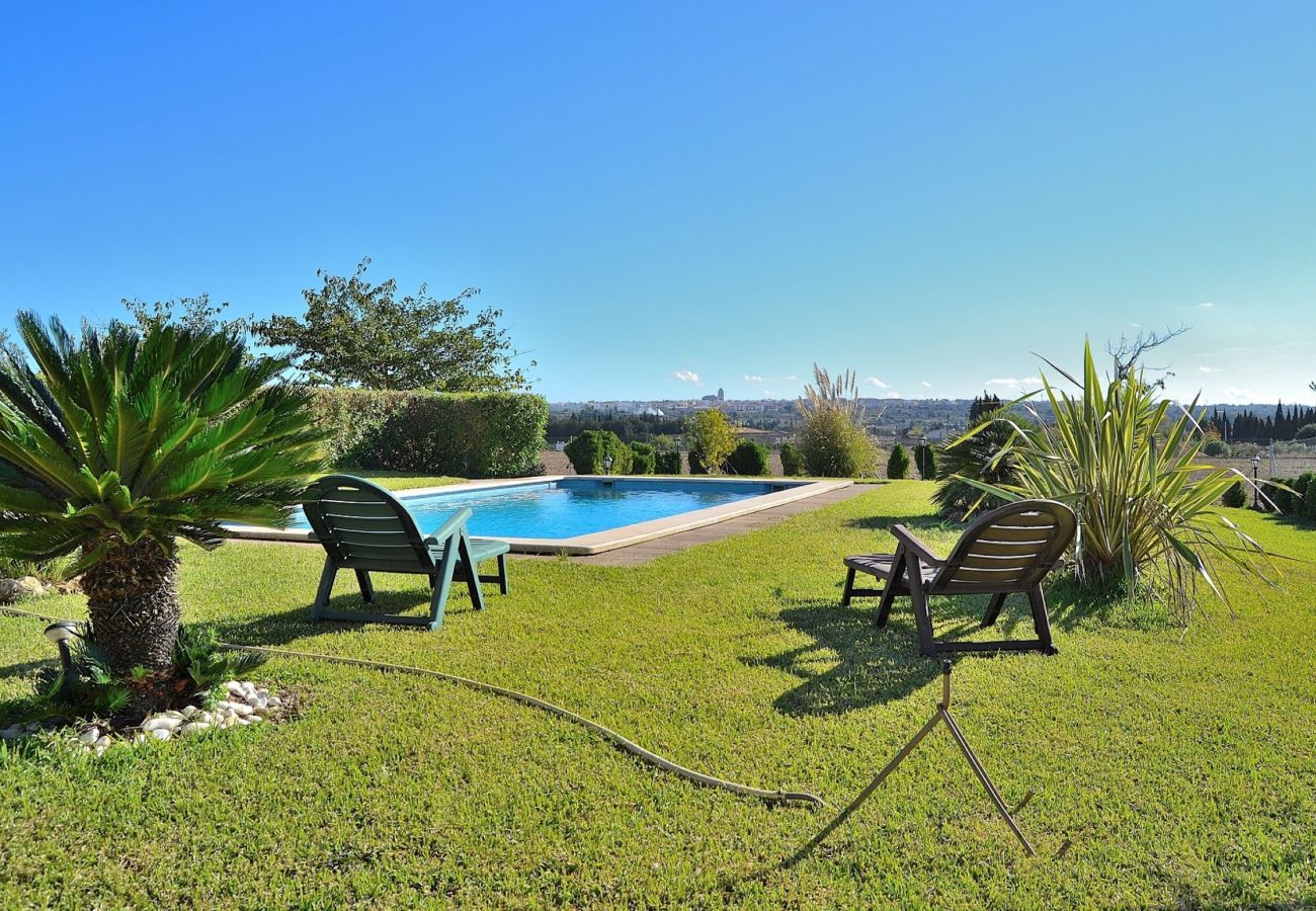 Особняк на Muro - Sant Vicenç 022 tradicional finca con piscina privada,  espacioso jardín y WiFi