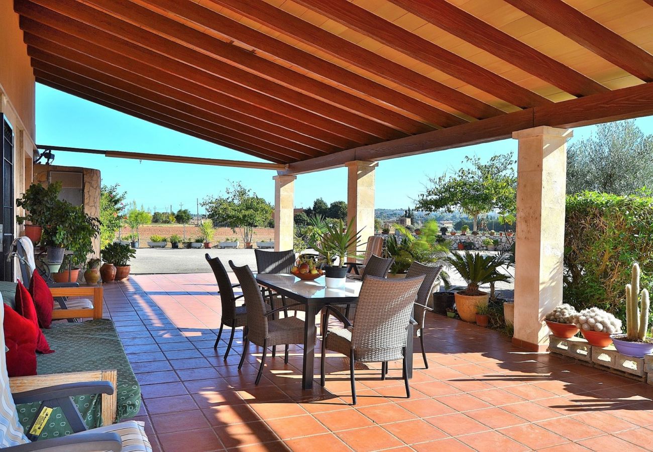 Особняк на Muro - Sant Vicenç 022 tradicional finca con piscina privada,  espacioso jardín y WiFi