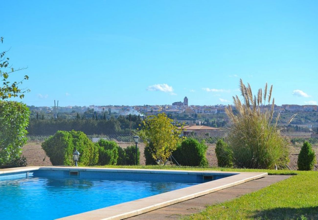 Особняк на Muro - Sant Vicenç 022 tradicional finca con piscina privada,  espacioso jardín y WiFi