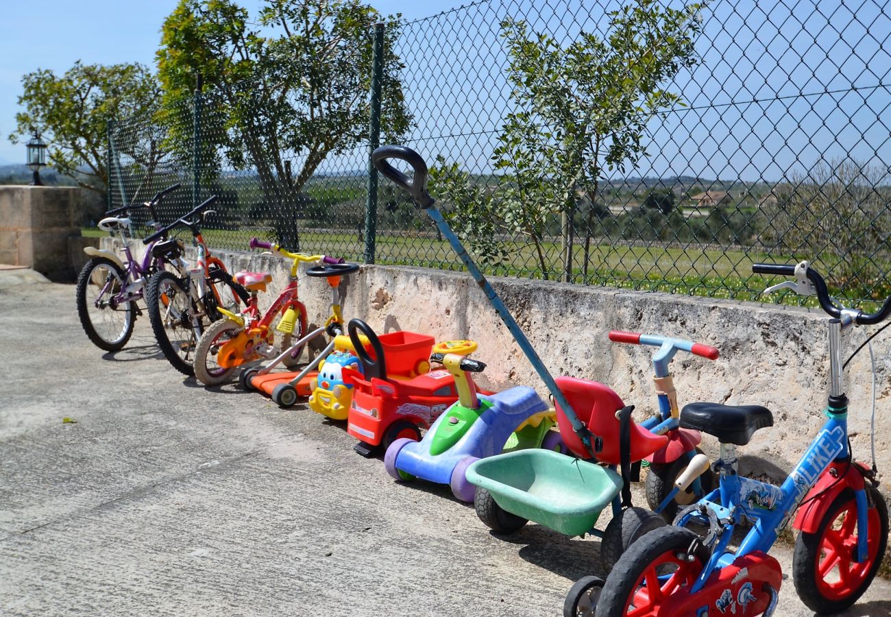 Особняк на Santa Margalida - Es Bosquerró 054 fantástica finca con piscina vallada, zona infantil, terraza, barbacoa y WiFi