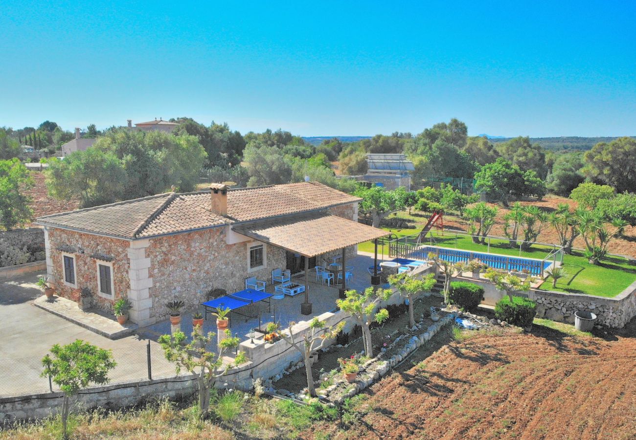 Особняк на Santa Margalida - Es Bosquerró 054 fantástica finca con piscina vallada, zona infantil, terraza, barbacoa y WiFi