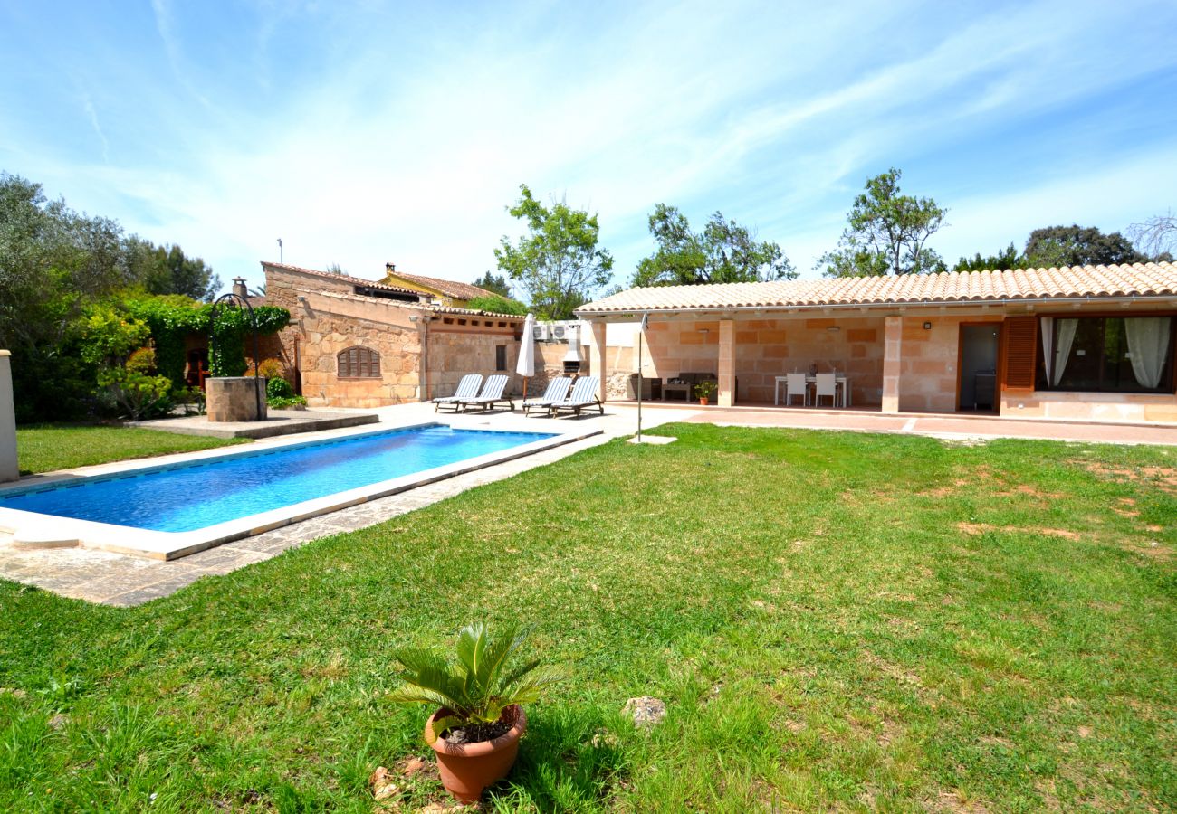 Особняк на Алькудия / Alcudia - Els Olivers 138 finca rústica con piscina privada, aire acondicionado, terraza y barbacoa