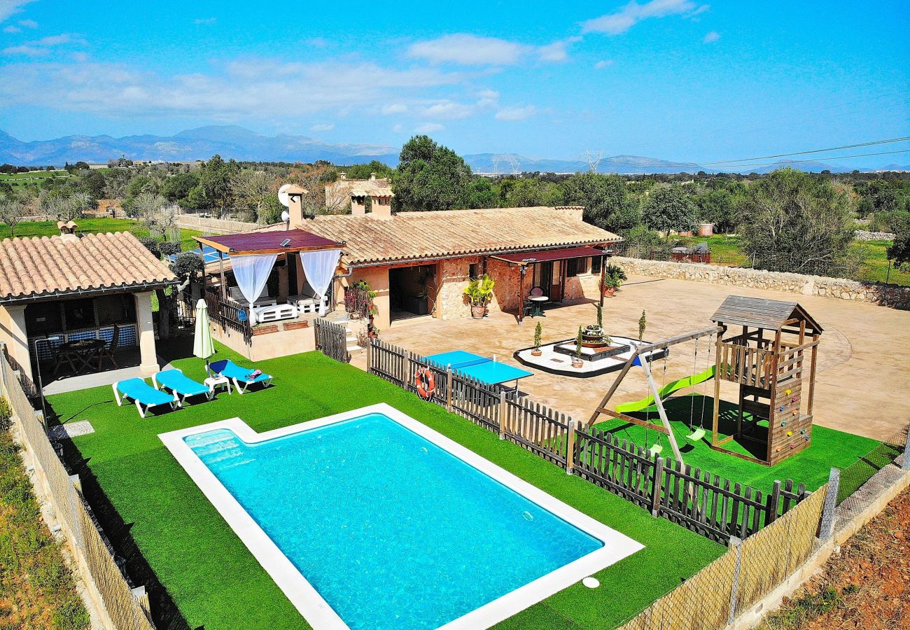 Особняк на Llubi - Son Sitges 139 acogedora finca con piscina privada, zona infantil, terraza y barbacoa