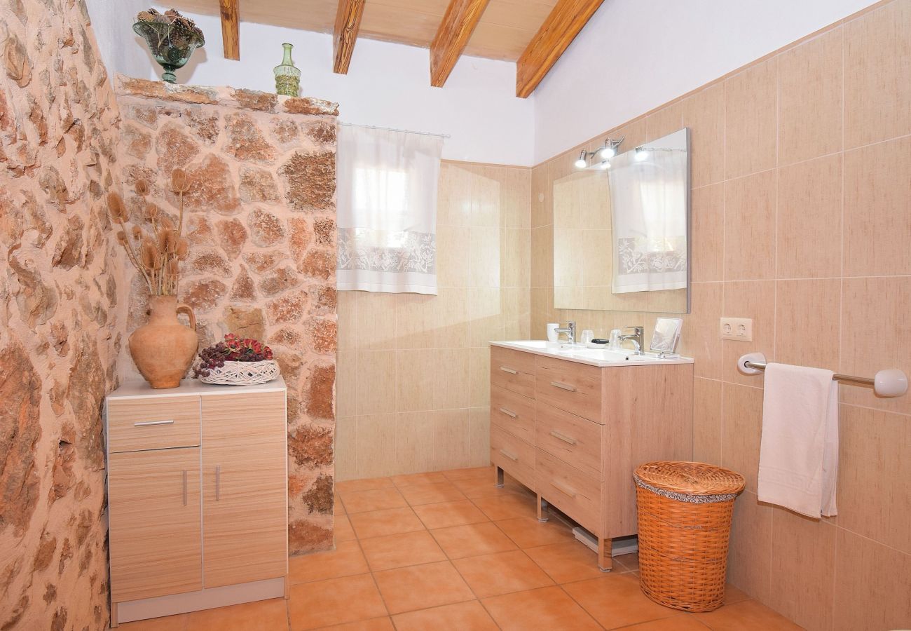 Особняк на Llubi - Son Sitges 139 acogedora finca con piscina privada, zona infantil, terraza y barbacoa