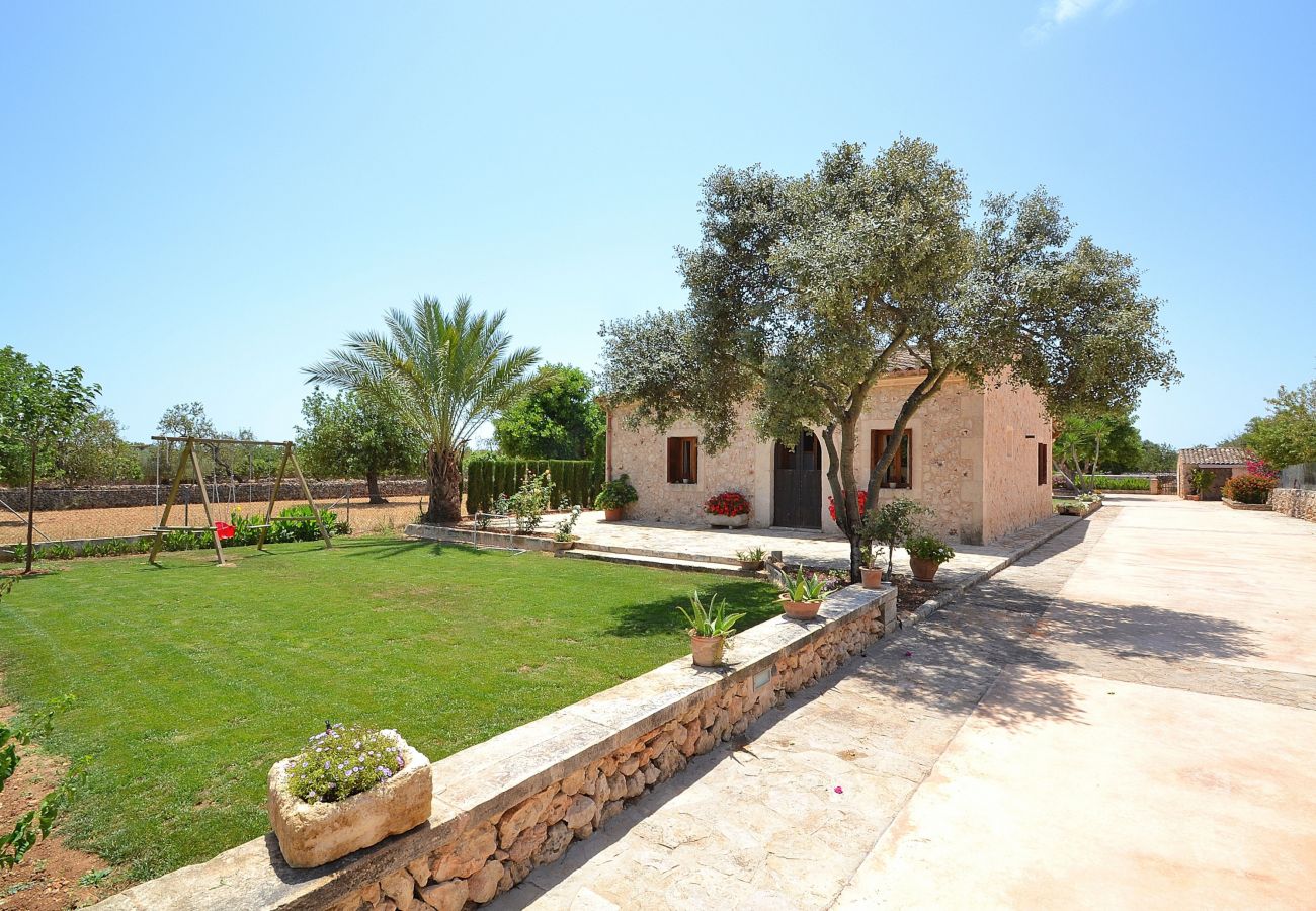 Особняк на Santa Margalida - S'Estret 184 mágnifica finca con piscina privada, terraza, acogedor jardín y ping pong