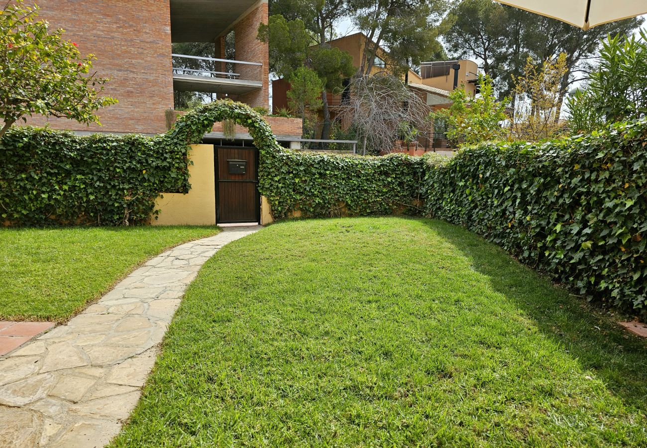 Таунхаус на Таррагона - TH40 Большой дом с частным садом и террасой с барбекю в Тамарите