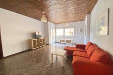 Апартаменты на Таррагона -  Apartamento Martel para 4 estudiantes , 3 C