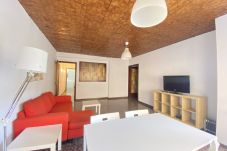 Апартаменты на Таррагона -  Apartamento Martel para 4 estudiantes , 3 C