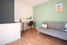 Rent by room на Таррагона - Современный номер с террасой Santes Creus 1